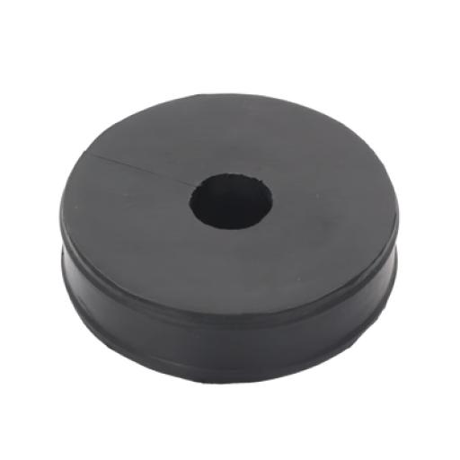 SYSCOM TOWERS Inserto o Bota de Caucho de 4" Con Un Orificio para Cable de 5/8 in