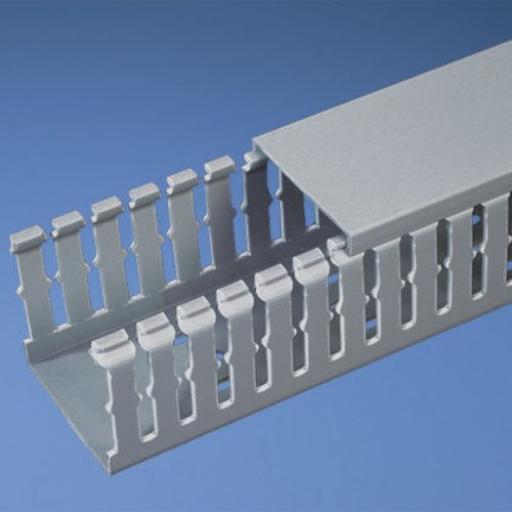 [PANDUIT_FC1.5X3LG2] Panduit Canaleta Ranurada de PVC con Tapa, Tipo F, 44.5 mm de Ancho, 79.2 mm de Alto y 2 m de Largo, Color Gris